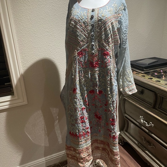 Pakistani branded dress - Picture 3 of 16